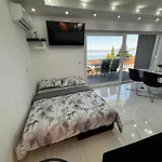 Apartment Blazevic, Heated Pool&jacuzzi *