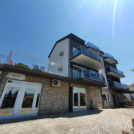 Blazevic, Heated Pool&jacuzzi * 德拉马利