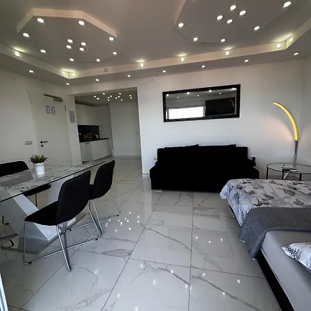 Blazevic, Heated Pool&jacuzzi * 德拉马利