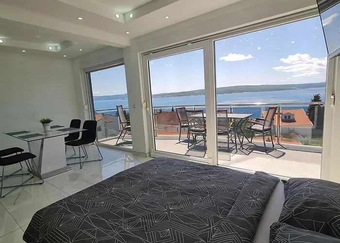 Blazevic, Heated Pool&jacuzzi 아파트