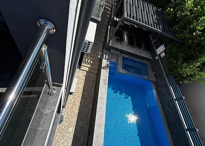 Blazevic, Heated Pool&jacuzzi * 드라말리