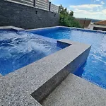 Blazevic, Heated Pool&jacuzzi *