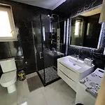 Blazevic, Heated Pool&jacuzzi Apartment