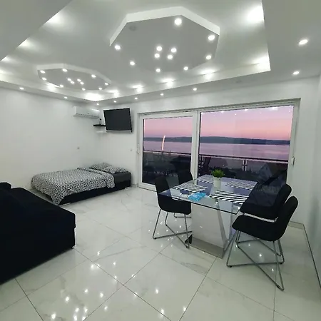 דירה Blazevic, Heated Pool&jacuzzi