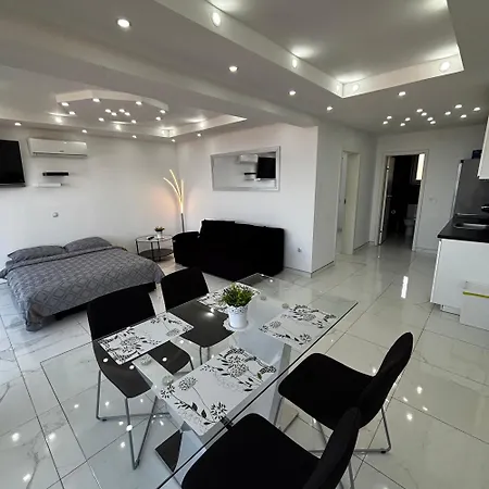 דירה Blazevic, Heated Pool&jacuzzi דראמליי