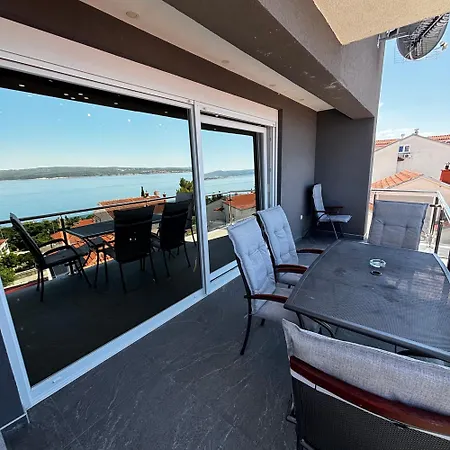 Apartment Blazevic, Heated Pool&jacuzzi *