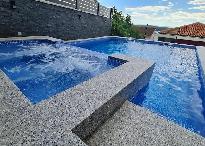 Blazevic, Heated Pool&jacuzzi *