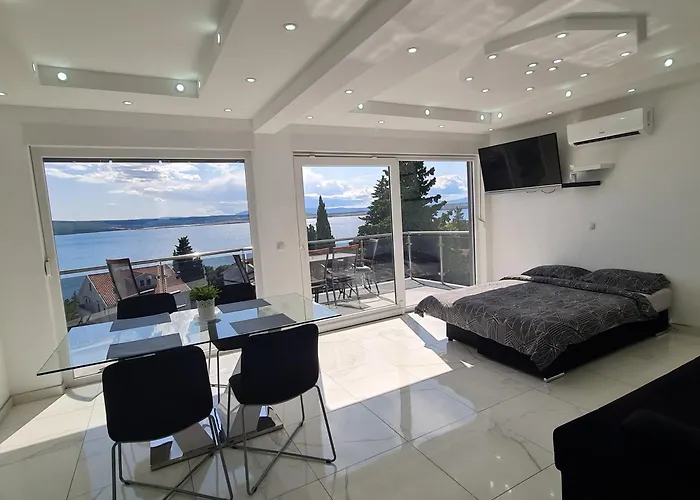 Blazevic, Heated Pool&jacuzzi * Dramalj