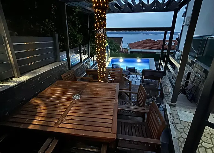 Blazevic, Heated Pool&jacuzzi *