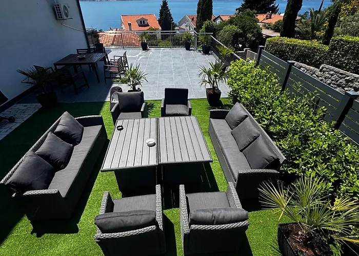 Blazevic, Heated Pool&jacuzzi * Dramalj